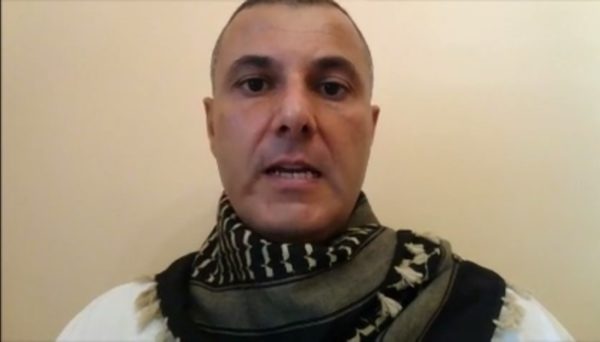 Stop à la haine d’Israël : le Royaume-Uni interdit l’entrée sur son territoire au cofondateur du mouvement antisémite BDS